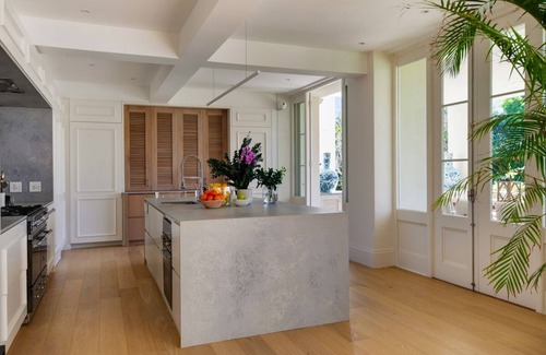 Bishopscourt House | Stunning Bishopscourt home with mountain views
