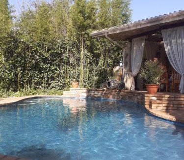 Germiston Apartment | Stunning BnB in Gorgeous Garden Setting