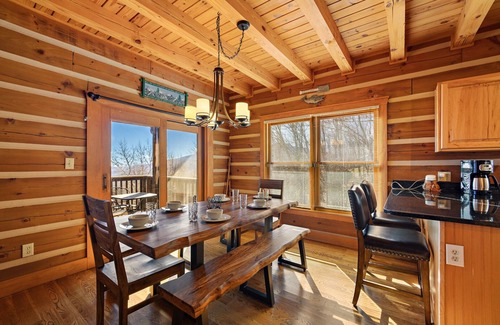 Seven Devils Cabin | Stunning Cabin Overlooking the Blue Ridge Mountains