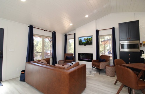 Angel Fire Cabin | Stunning cabin, remodeled, fire pit, king bed, A/C