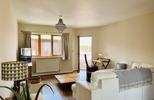 Norwich Apartment | Stunning Cathedral View City Centre Apartment