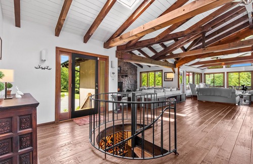 Callicoon House | Stunning Catskills lodge with private lake in 70 acres
