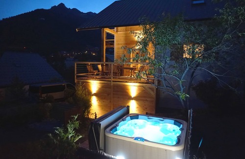Briancon Ski Chalet | Stunning Chalet in Briancon centre - walkable to ski lifts Serre Chevalier 1200