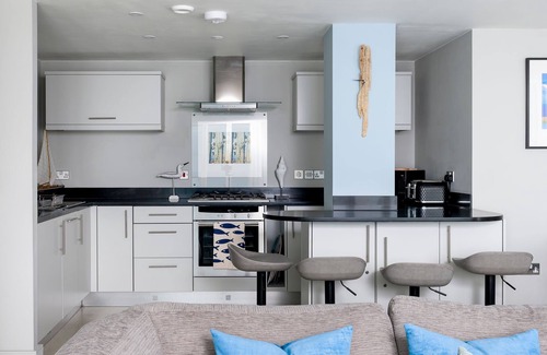 Newquay City Centre Apartment | Stunning cliff top apartment with breathtaking "WOW" sea views overlooking beach