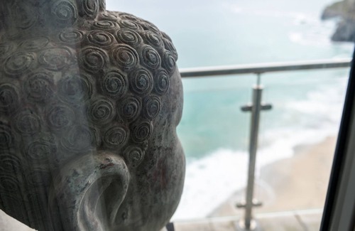 Newquay City Centre Apartment | Stunning cliff top apartment with breathtaking "WOW" sea views overlooking beach