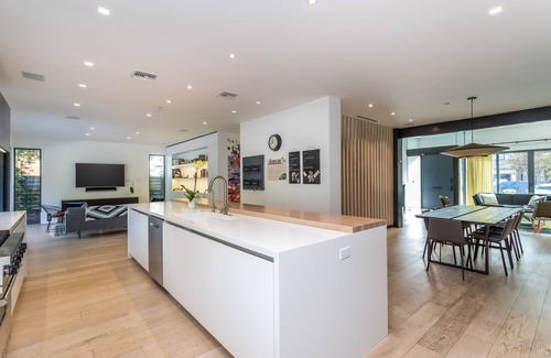 Sunset Park House | Stunning Contemporary Santa Monica Home - 4Br + 5Ba + Private Office