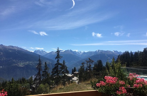 Anzere Ski Chalet | Stunning contemporary chalet in Anzere with unbelievable views of the mountains