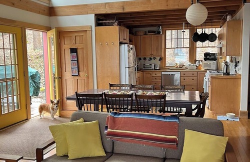 Poplar Ridge Cottage | Stunning cottage on Cayuga Lake, near wineries, waterfalls, Cornell University