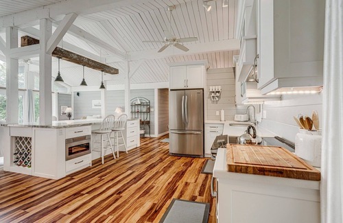 Dorset Cottage | Stunning cottage & views on Lake of Bays, Muskoka