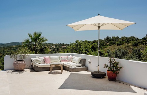 Charneca Villa | Stunning countryside 4 bed, 4 bath villa with heatable pool. Amazing views.