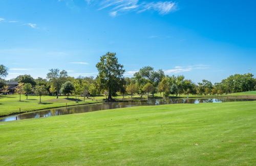 North San Antonio - SAT House | Stunning Deck, Hot-tub View To Lake & Golf Course