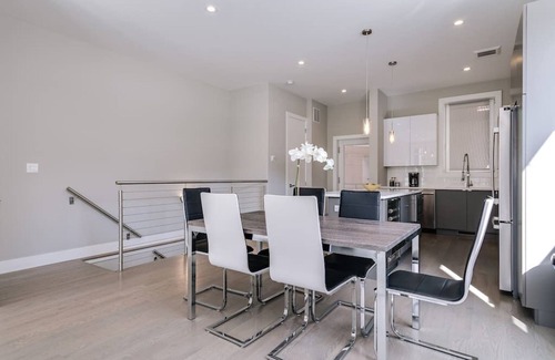 River North Apartment | Stunning Duplex Condo #1 - Downtown River North