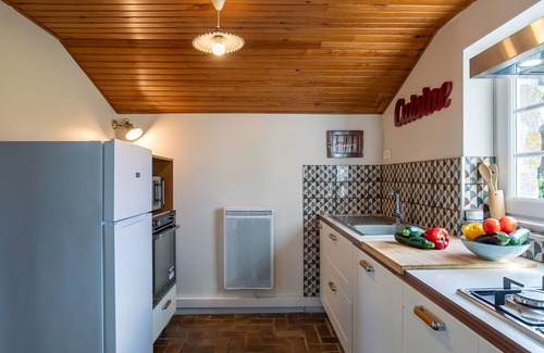 Loctudy House | Stunning private villa for 4 guests with WIFI, TV, terrace and pets allowed