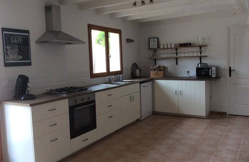 Saint-Martin-de-Gurson House | Stunning 4 ⭐️ gite, private pool fishing lake, Dordogne Bordeaux, Bergerac