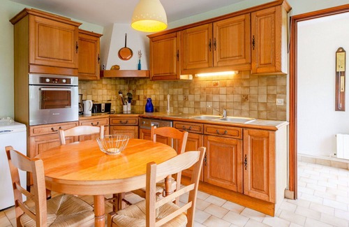 Saint-Vigor-le-Grand House | Stunning private villa for 6 guests with WIFI, TV, terrace, pets allowed and parking