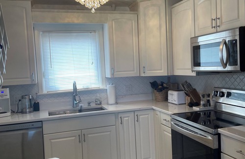 Cottage Line House | Stunning Furnished Beachfront Townhouse in Oceanview