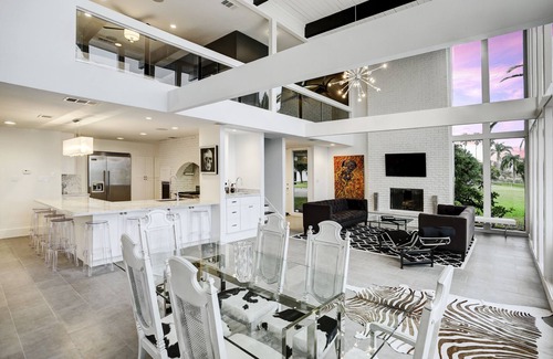 Barrett House | Stunning Galveston Bay Beach Getaway!