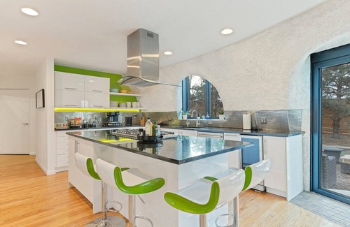 Centennial House | Stunning geodome with Indoor Pool and Hot Tub! Minutes from the heart of Denver.
