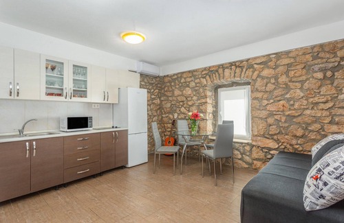 Sveti Vid Dobrinjski House | Stunning home in Sveti Vid Dobrinjski