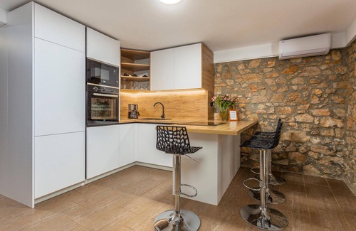 Sveti Vid Dobrinjski House | Stunning home in Sveti Vid Dobrinjski