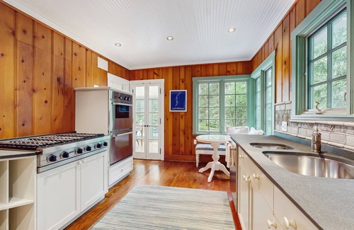 Michiana House | Stunning Harbor County Home w/Hot tub, Large yard, Near Beaches & Town.