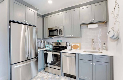 Historic District - North House | Stunning & Historic Apt Near River, Food & More