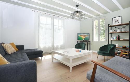 Le Minihic-sur-Rance House | Stunning Home In Le Minihic-Sur-Rance