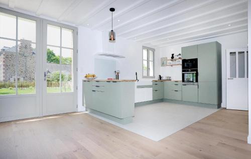 Le Minihic-sur-Rance House | Stunning Home In Le Minihic-Sur-Rance