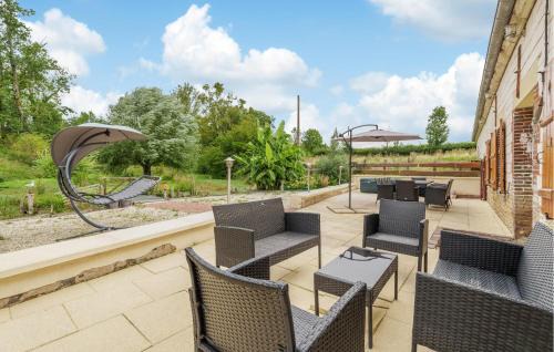 Montigny-les-Monts House | Stunning Home In Montigny-Les-Monts