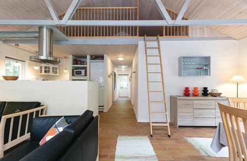 Oster Somarken House | Stunning home in Aakirkeby with WiFi