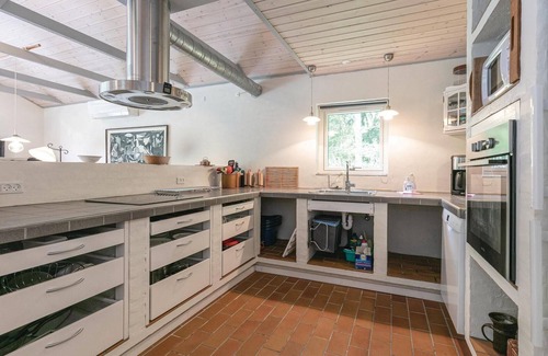 Oster Somarken House | Stunning home in Aakirkeby with WiFi