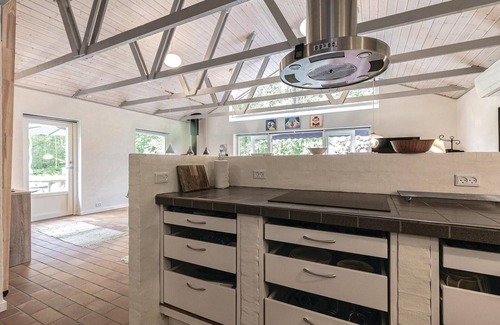 Oster Somarken House | Stunning home in Aakirkeby with WiFi