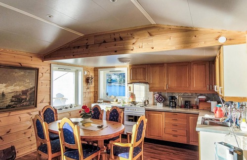 Fjell House | Stunning home in ågotnes with kitchen