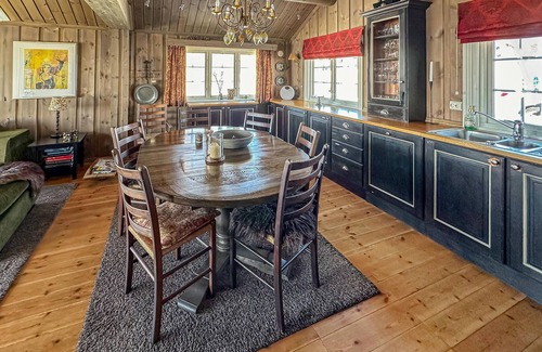 Oystre Slidre House | Stunning home in Beitostølen with sauna