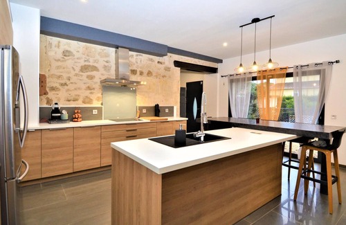Beaucaire House | Stunning home in Beaucaire with WiFi