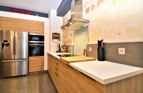 Beaucaire House | Stunning home in Beaucaire with WiFi