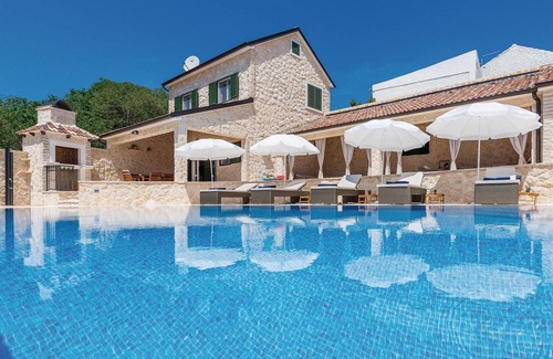 Sibenik House | Stunning home in Dubrava with sauna