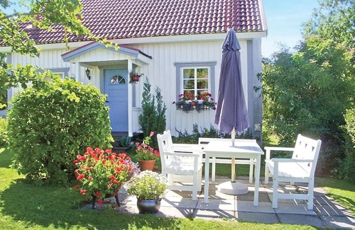 Eskilstuna House | Stunning home in Eskilstuna with sauna