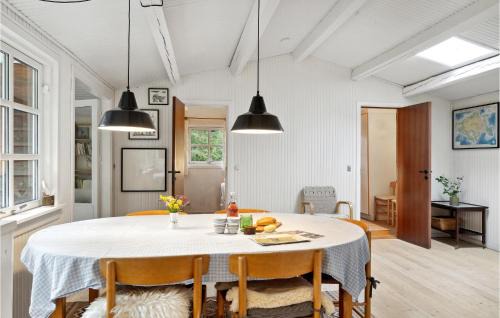 Ordrup House | Stunning Home In Fårevejle With Wifi