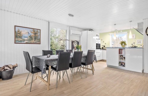 Hou House | Stunning home in Hals with sauna