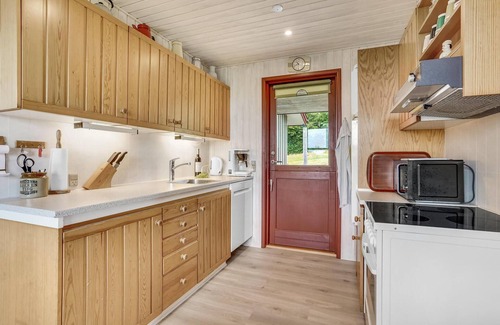 Hejlsminde Strand House | Stunning home in Hejls
