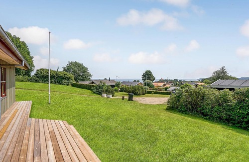 Hejlsminde Strand House | Stunning home in Hejls