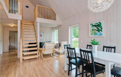 Holmsjo House | Stunning Home In Holmsjö With Kitchen