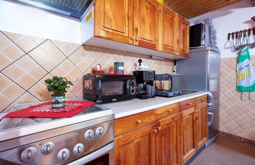 Kraljevec Sesvetski House | Stunning home in Hrascina with sauna