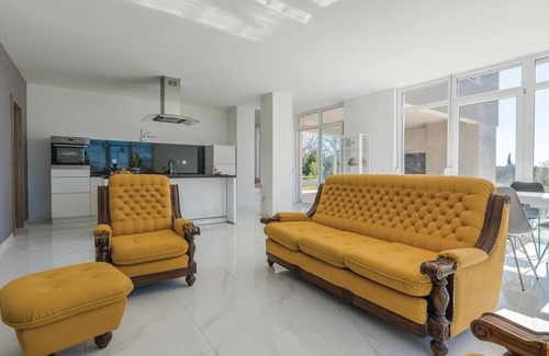 Kozino House | Stunning home in Kozino with WiFi