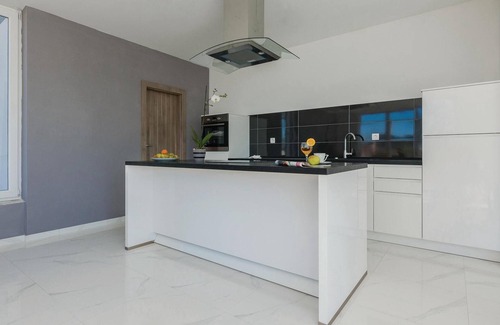 Kozino House | Stunning home in Kozino with WiFi