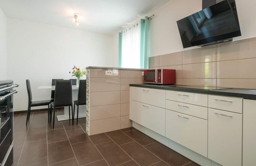 Krsan House | Stunning home in Krsan with kitchen