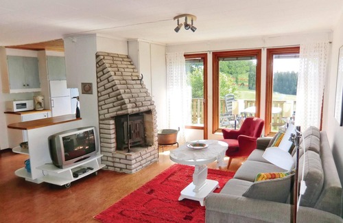 Landsbro House | Stunning home in Landsbro with kitchen