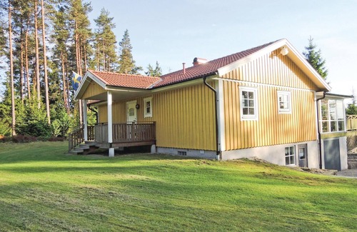 Lidhult House | Stunning home in Lidhult with lake view