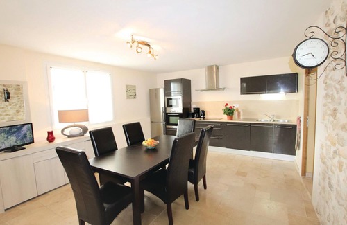 Malataverne House | Stunning home in Malataverne with WiFi